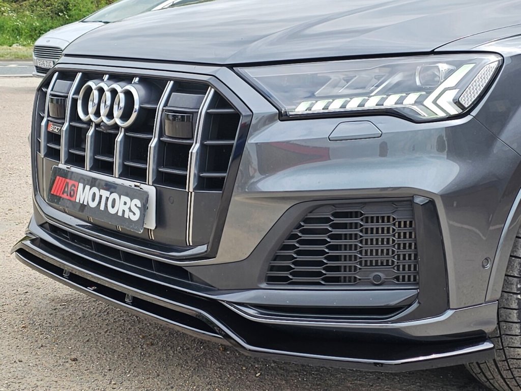 4.0 TDI V8 SUV 5dr Diesel Tiptronic quattro Euro 6 (s/s) (435 ps) Image