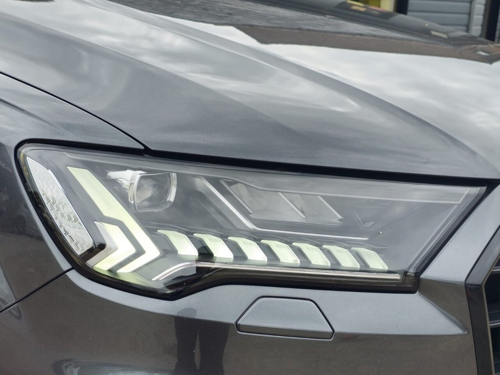 4.0 TDI V8 SUV 5dr Diesel Tiptronic quattro Euro 6 (s/s) (435 ps) Image
